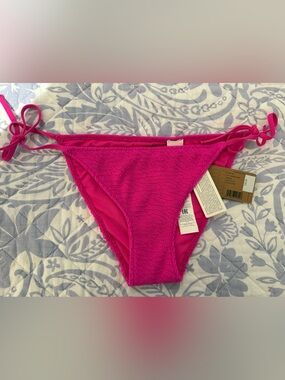 Calzedonia woman’s Hot Pink Swim Bottoms size S